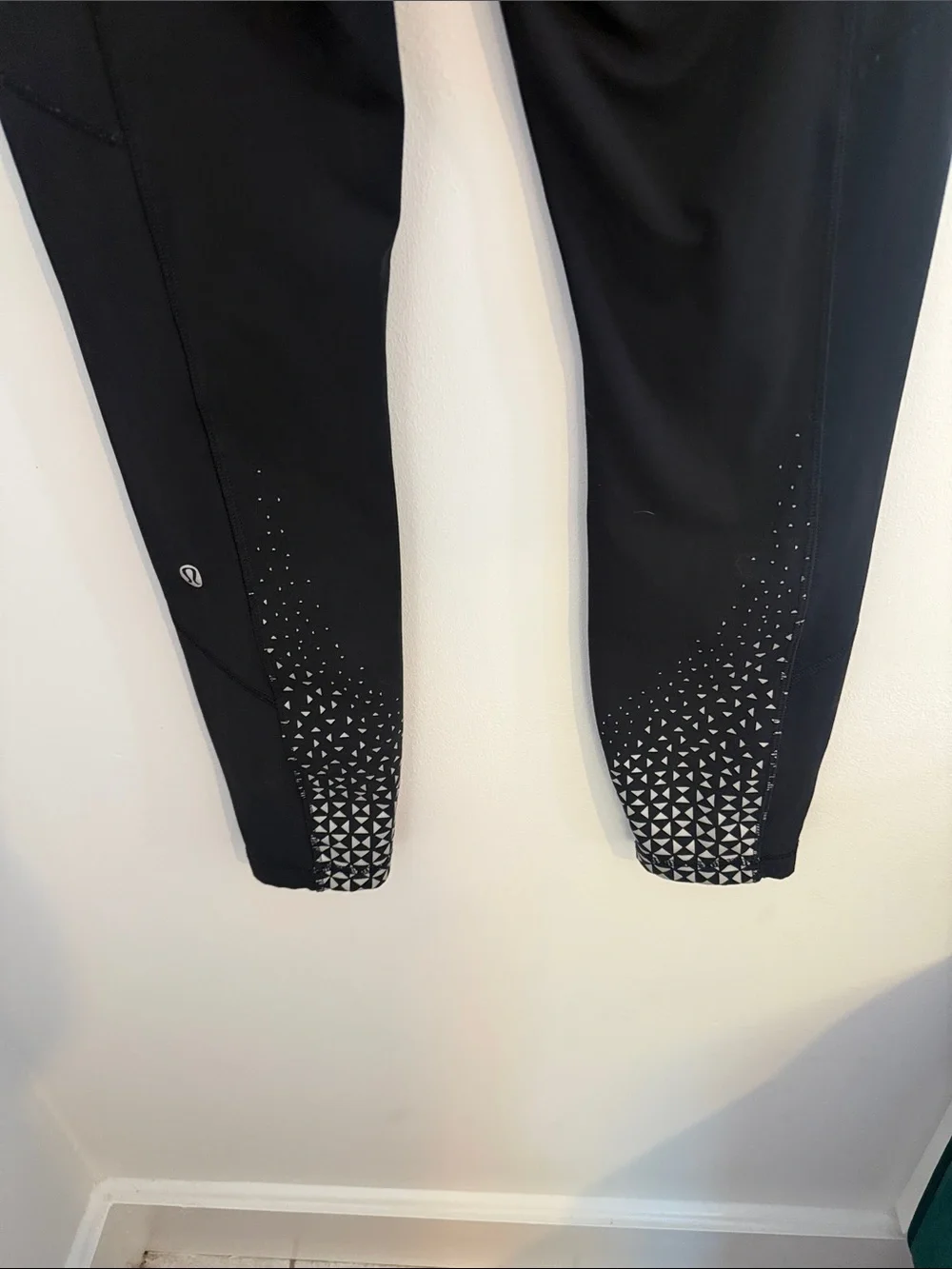 lululemon athletica Black High-Rise Leggings with Geometric Design Hem, Size 8
